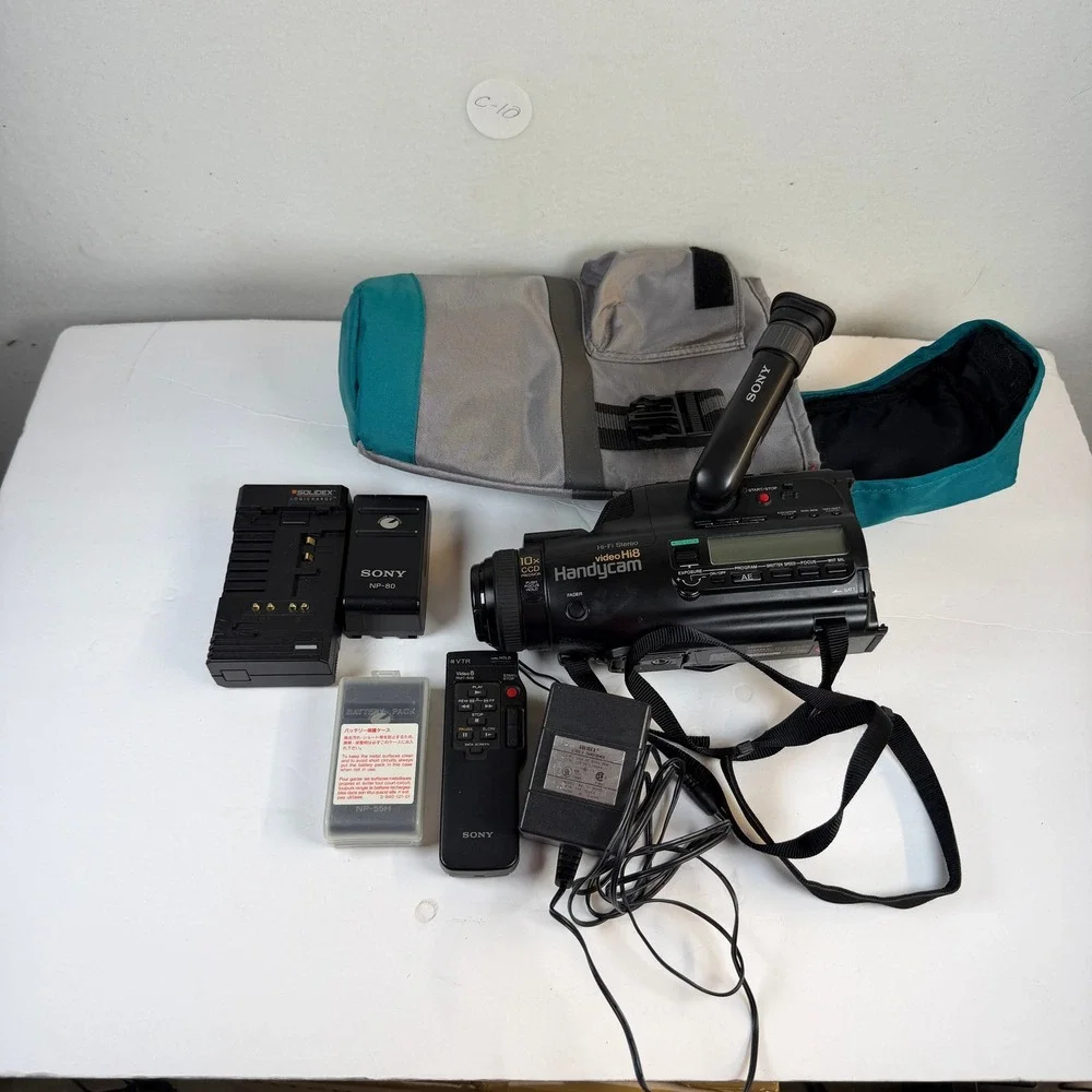 Sony‎ Handycam CCD-FX710 Video Hi8 Camcorder Bundle Parts Repair C-10
